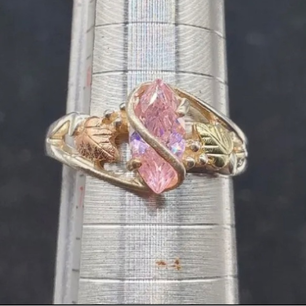 2.96g 925/12k Black Hills Gold Ring With Pink Stone, Size 6.5